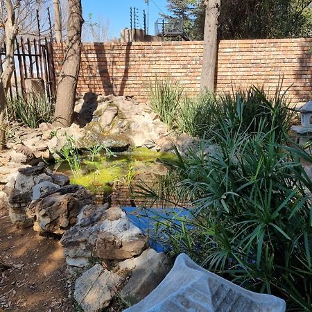 Airport Inn Bed And Breakfast Kempton Park Exterior photo