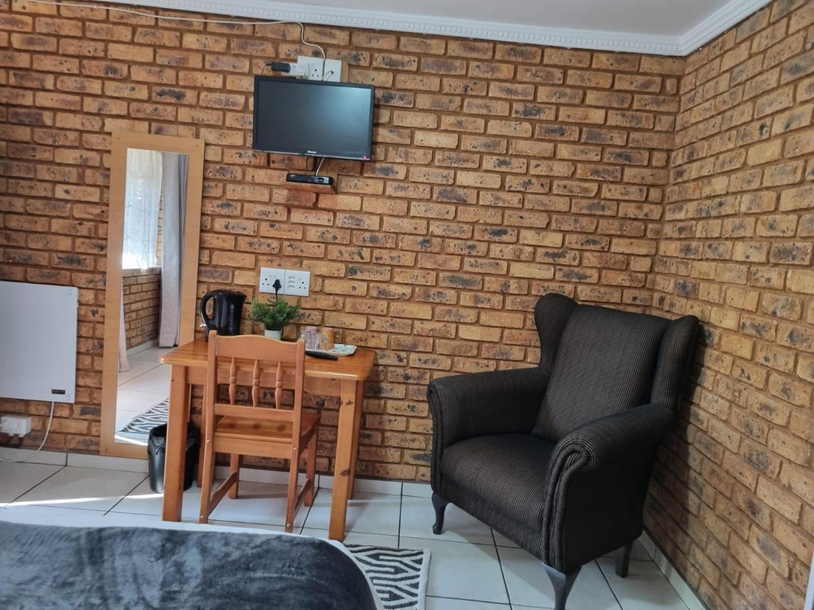 Airport Inn Bed And Breakfast Kempton Park Exterior photo